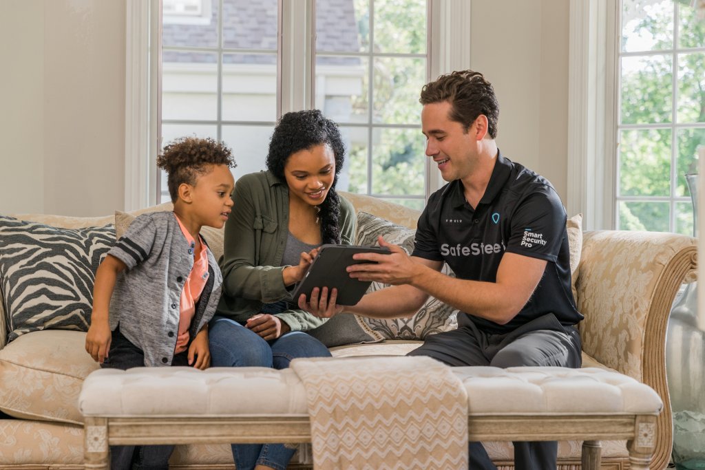 Vivint vs. ADT Authorized ProviderSafeStreets Who’s Best? SafeStreets